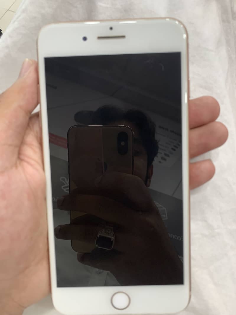 Apple iPhone 8 Plus 3