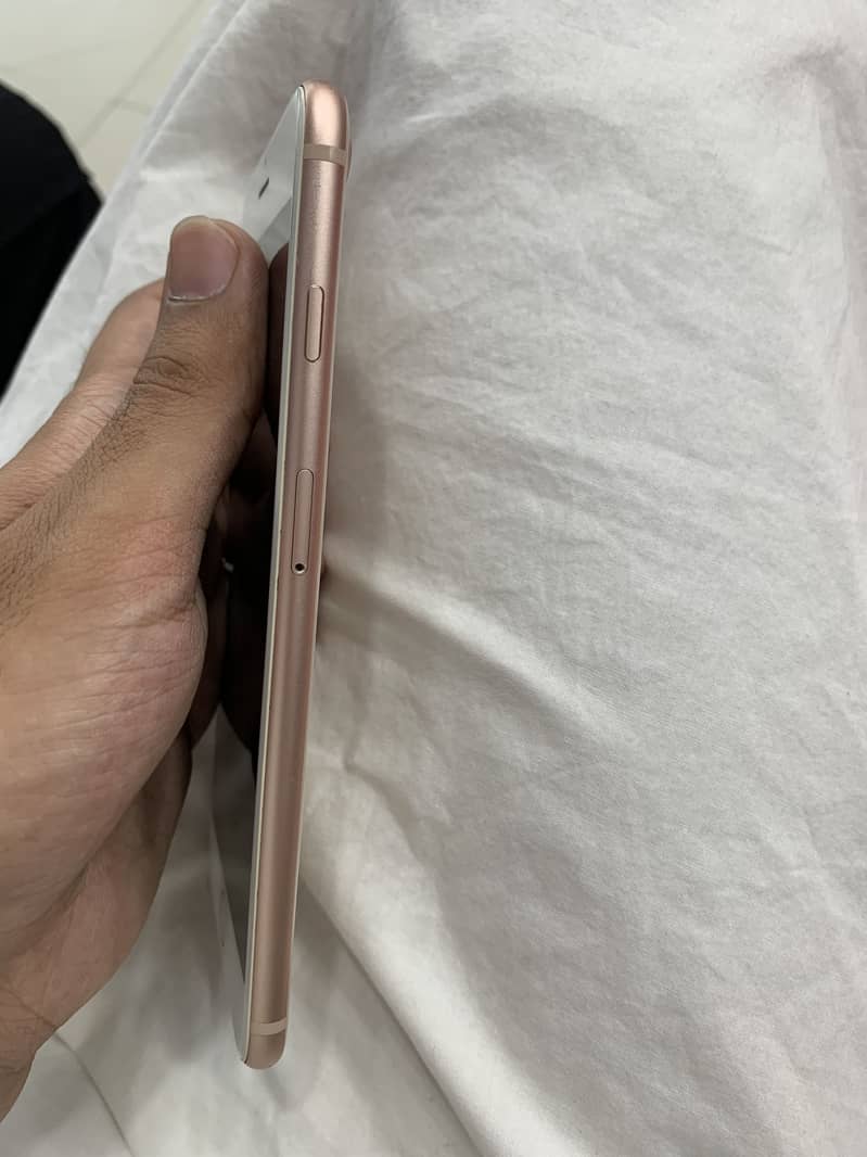 Apple iPhone 8 Plus 5