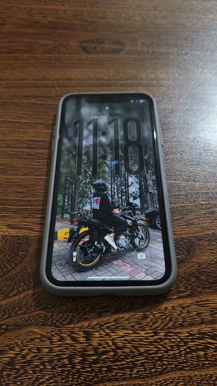 Apple iPhone 11 3