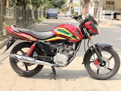 Honda cb125f just like new only 2900km driven