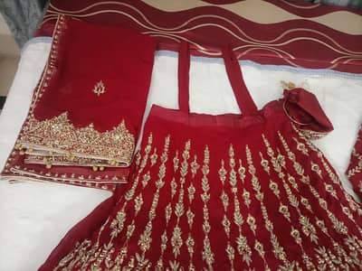 bridal dress 1 time used 10 by 10 condition