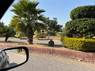 Park Face Near Double Road Road Ideal Location Plot For Sale