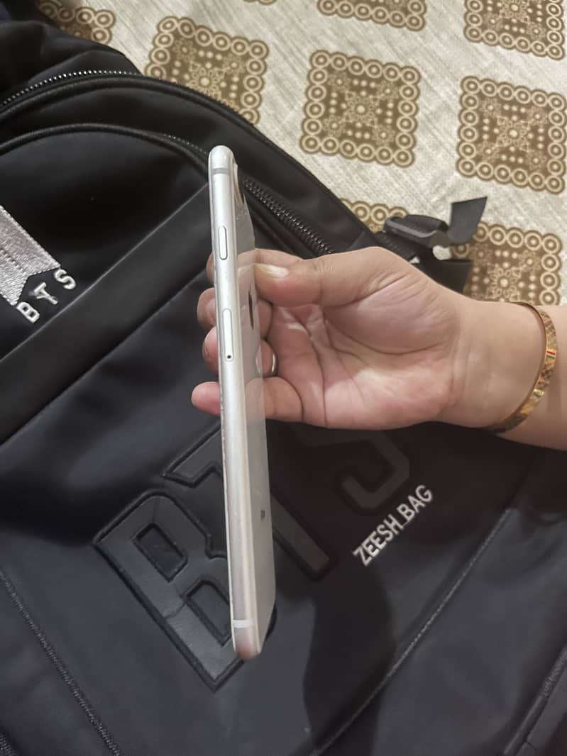 Apple iPhone 8 Plus with Box 4