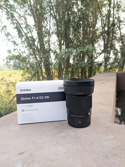 30mm F1.4 DC DN