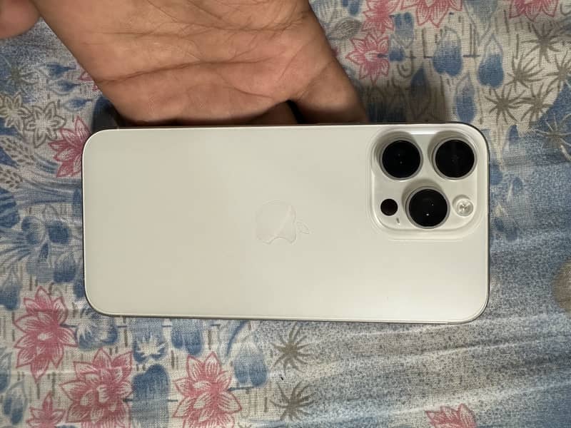 Apple iPhone 15 Pro Max 0