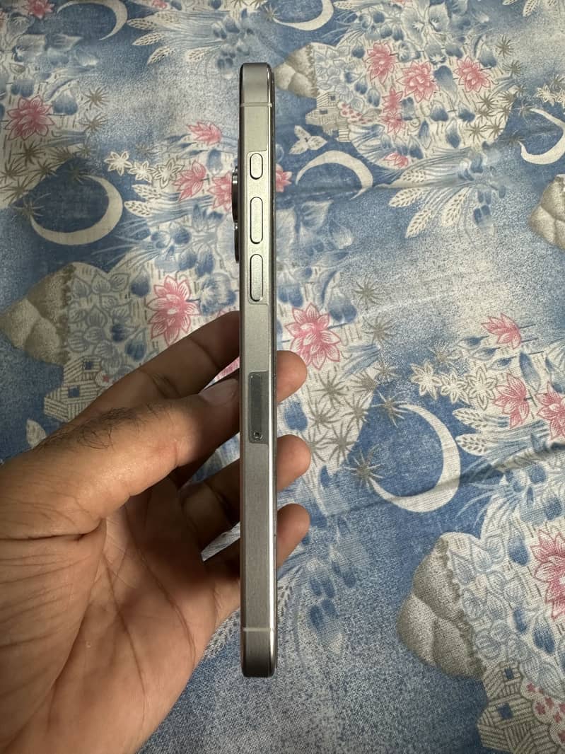 Apple iPhone 15 Pro Max 7