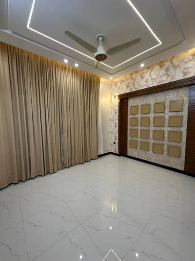 6 Marla Lower Portion For Rant Upper Portion Lock Sector D Bahria Town Lahore