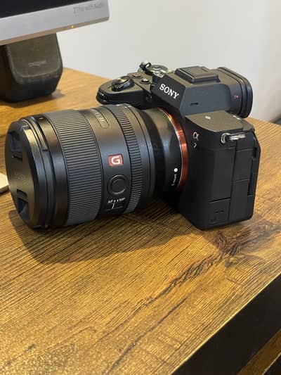Sony A7IV - Rarely Used - Complete Box [Shutter Count 985]