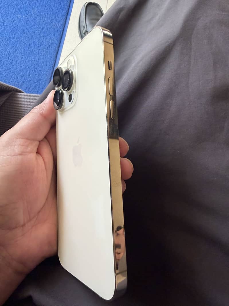 Apple iPhone 14 Pro Max 3