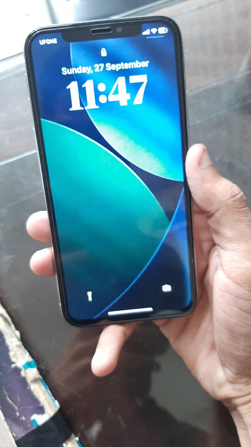 Apple iPhone X 4