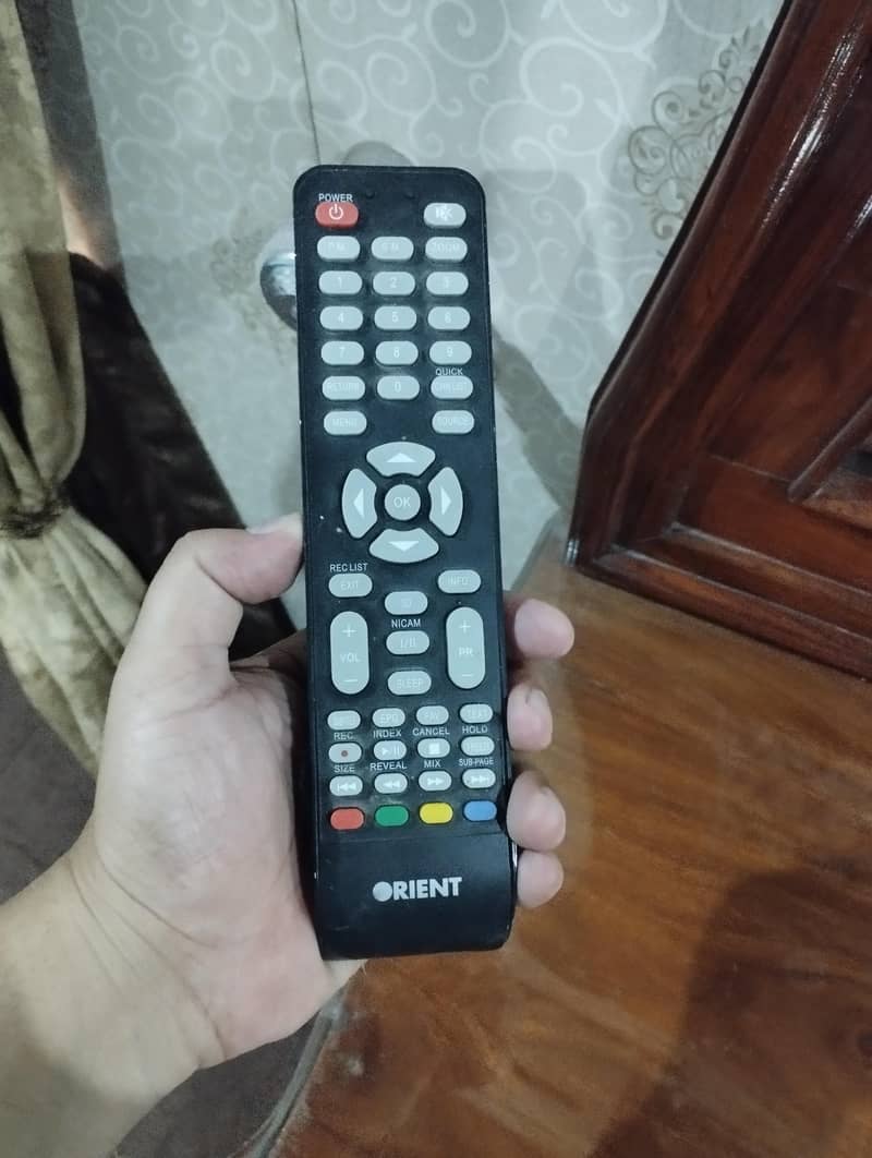 orient 32 inch lcd 1