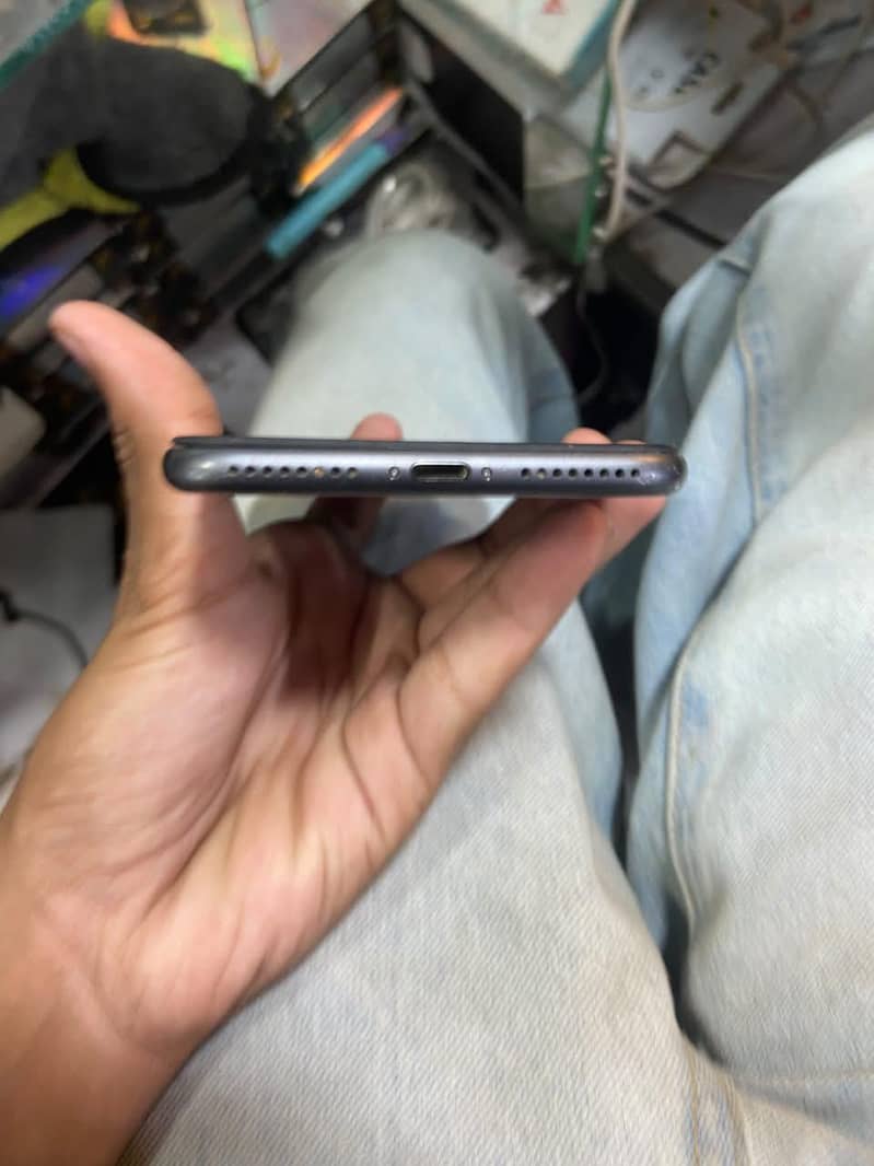 Apple iPhone 8 Plus 1