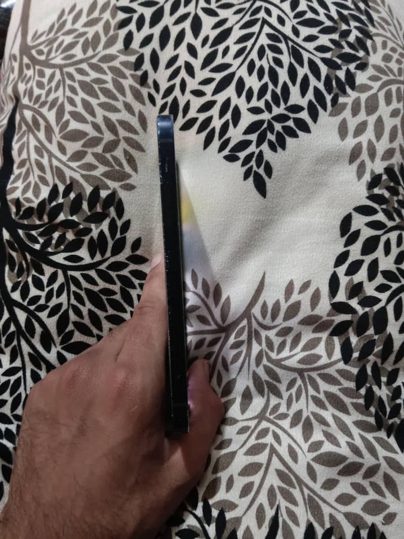 Apple iPhone 12 2