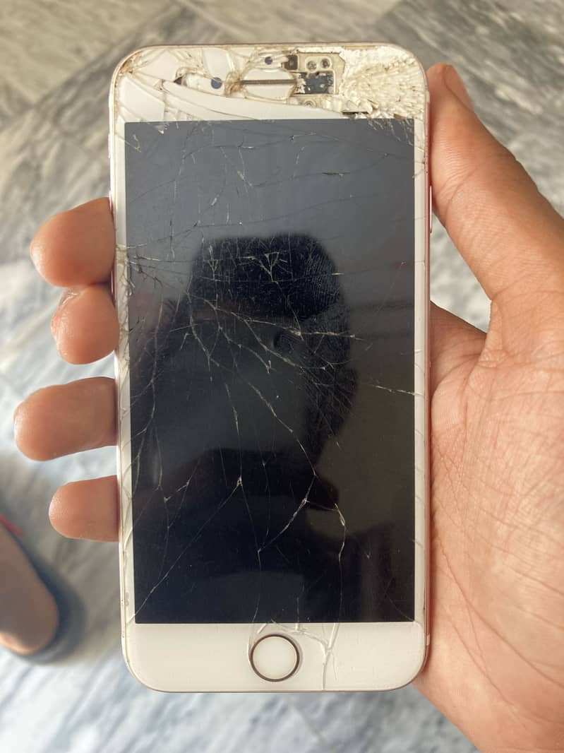 Apple iPhone 7 0