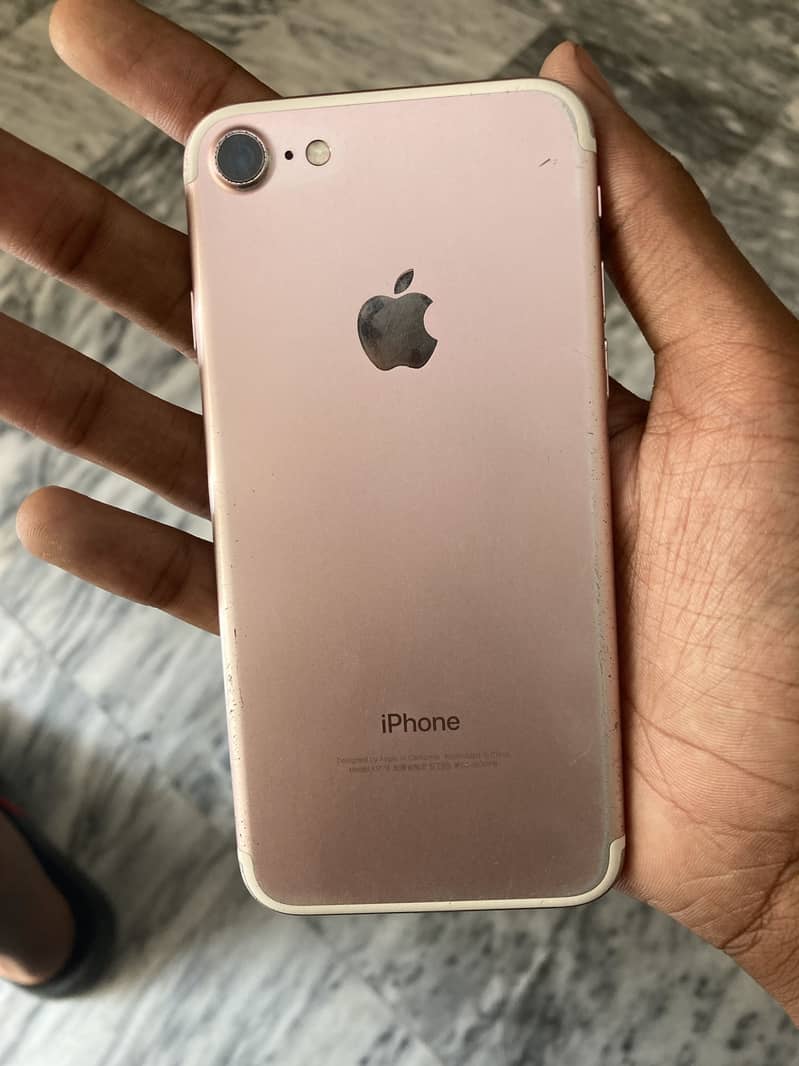 Apple iPhone 7 2