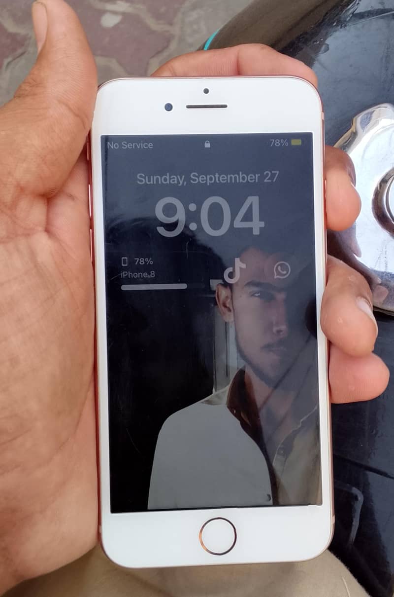 Apple iPhone 8 1