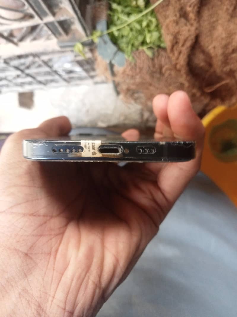 Apple iPhone 12 2