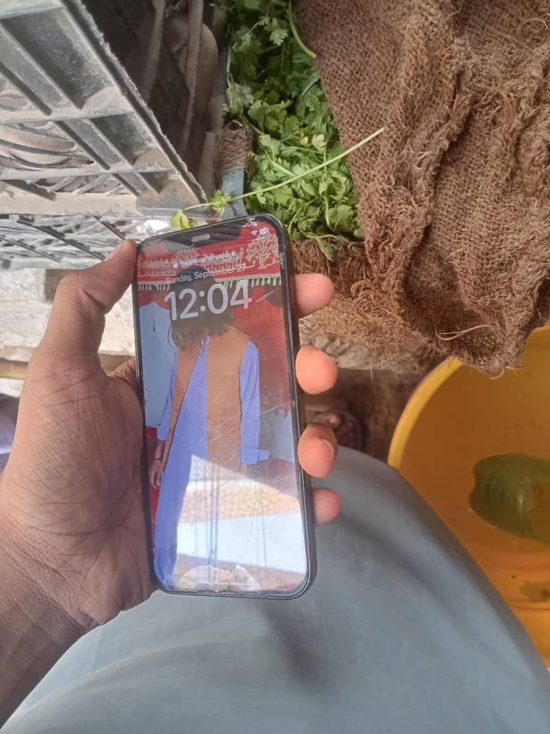 Apple iPhone 12 3