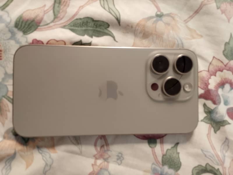 Apple iPhone 15 Pro 0