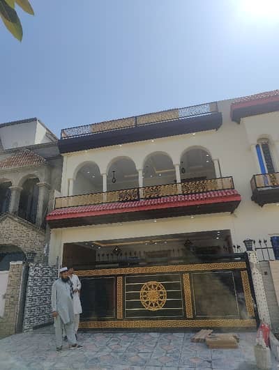 10 Marla Brand New House on Investor Rate