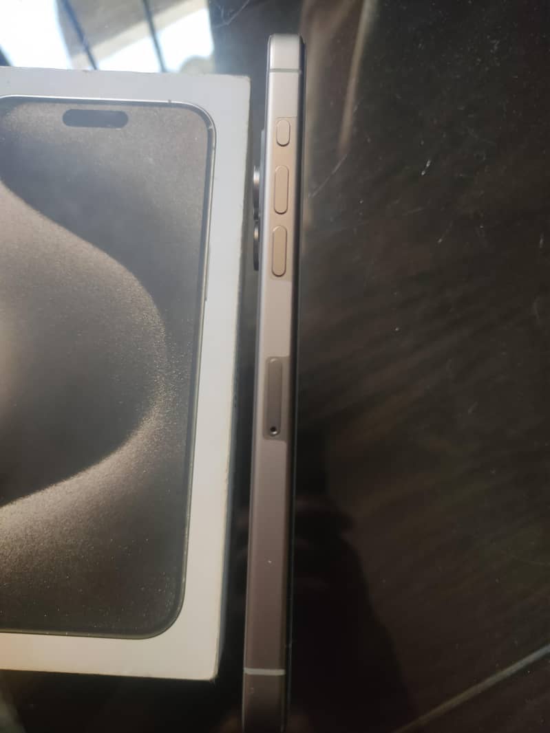Apple iPhone 15 pro max 2