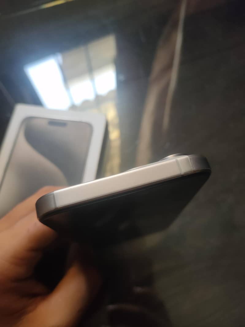 Apple iPhone 15 pro max 3