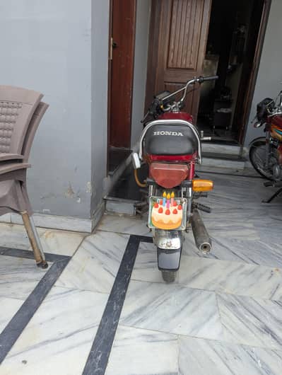 Honda 70 one hand use bike
