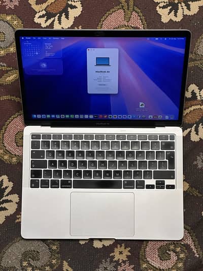Apple MacBook Air M1,2020
