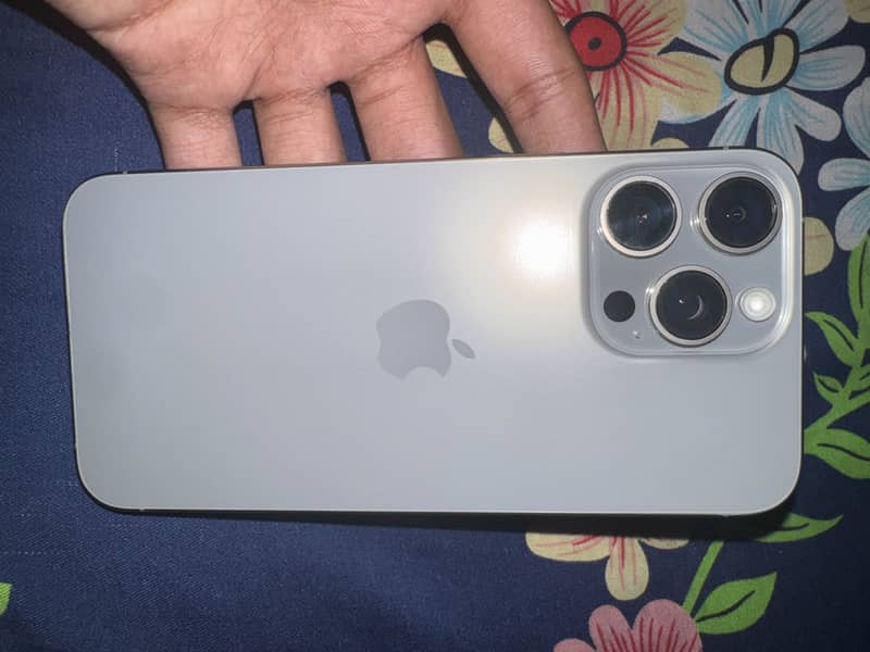 Apple iPhone 15 Pro Max 1
