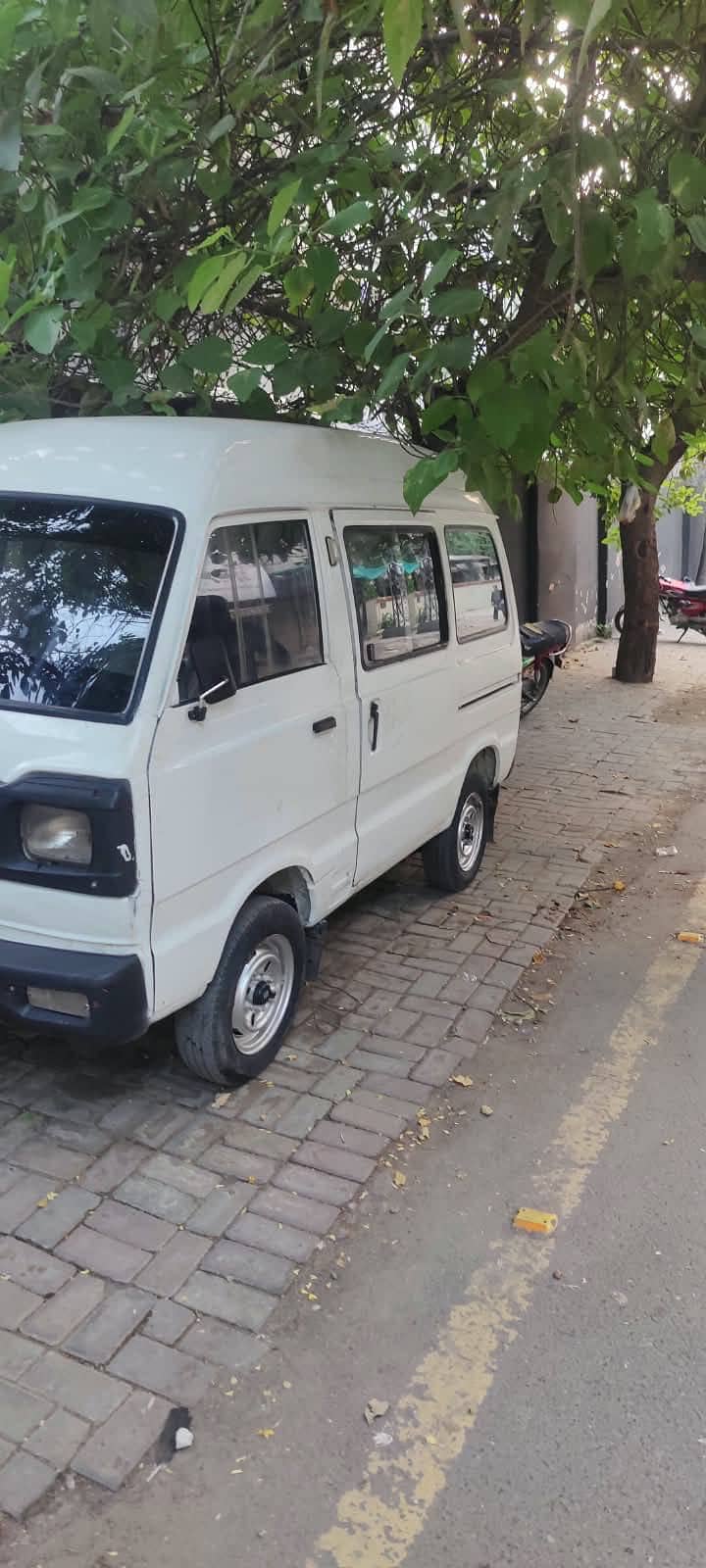 Suzuki Bolan 12