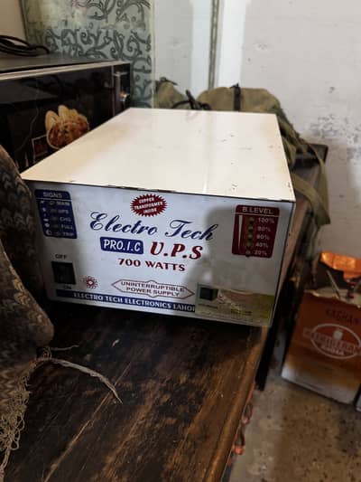 Electro Tech 700 watt UPS
