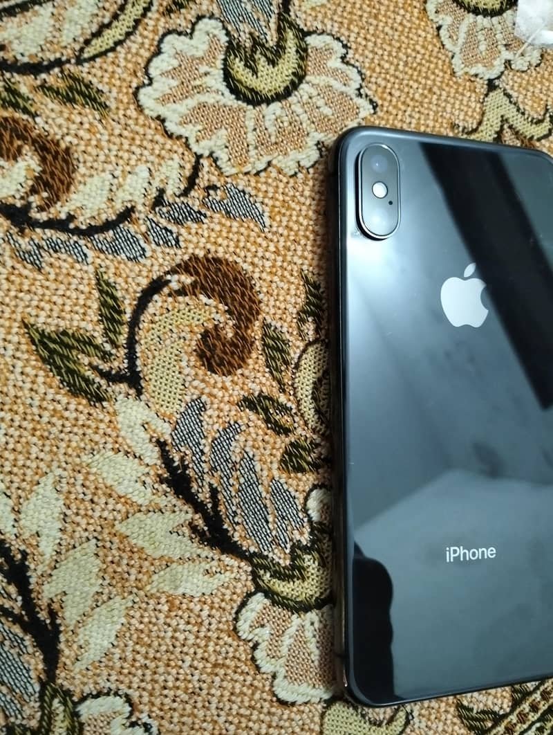 Apple iPhone X 5