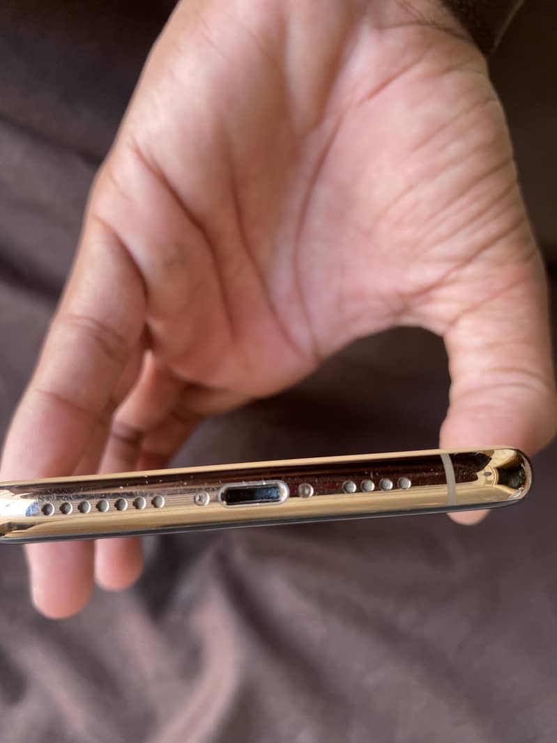 Apple iPhone 11 Pro Max 1