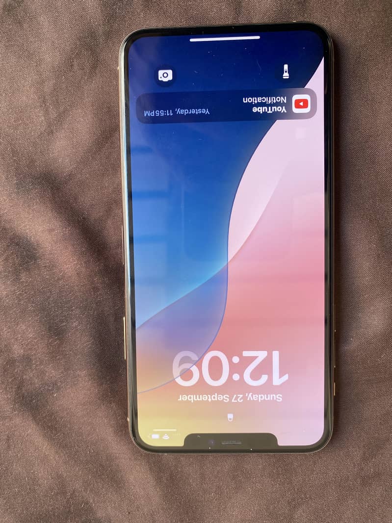 Apple iPhone 11 Pro Max 2
