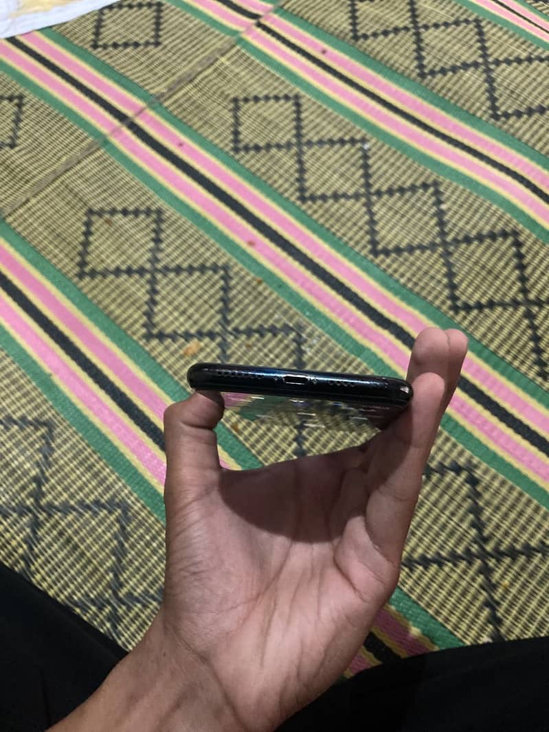 Apple iPhone 11 Pro Max 2