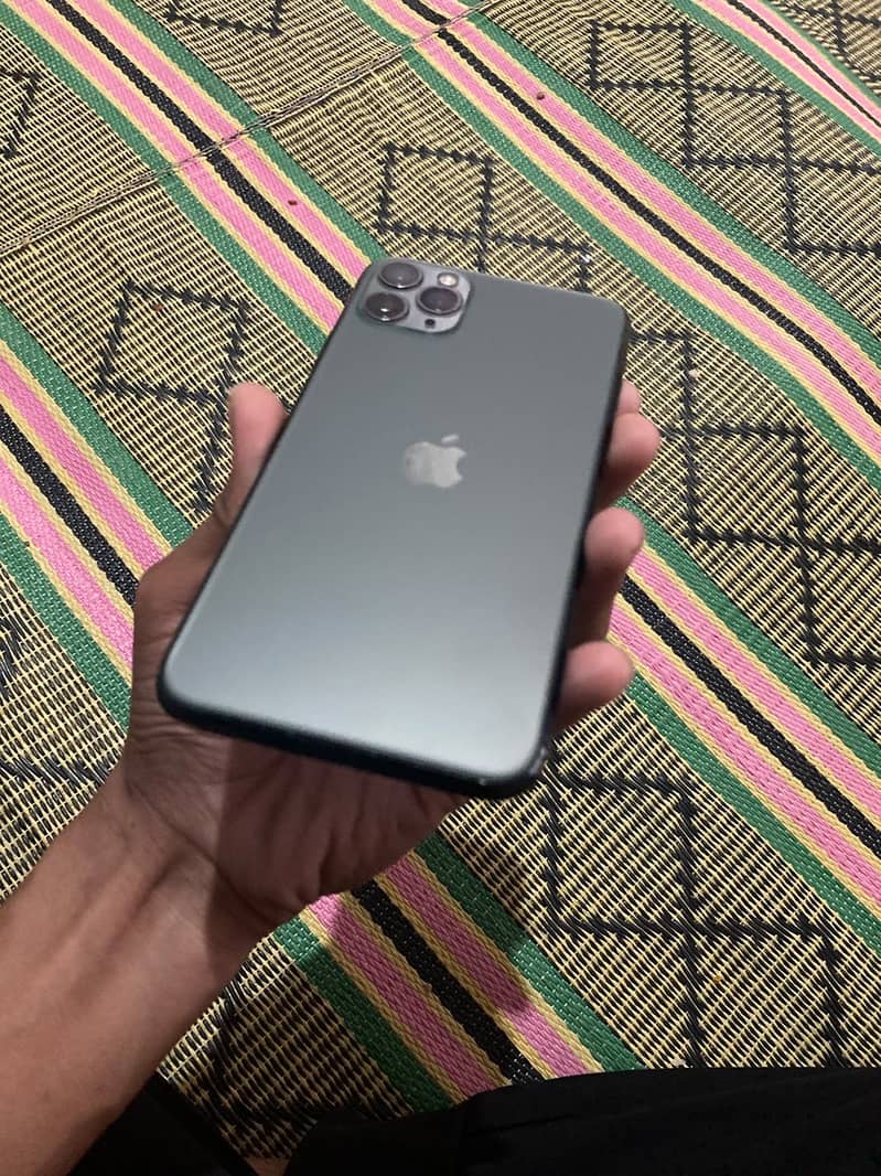 Apple iPhone 11 Pro Max 3