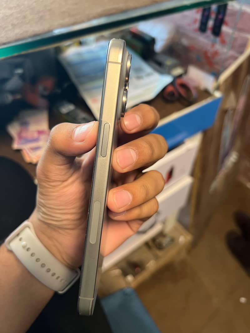 Apple iPhone 15 Pro Max 1