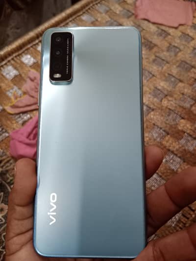 Vivo Y20s 4 ram ur 128 rom hai