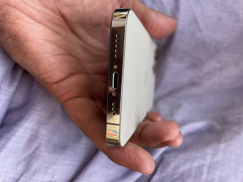 Apple iPhone 12 Pro 2