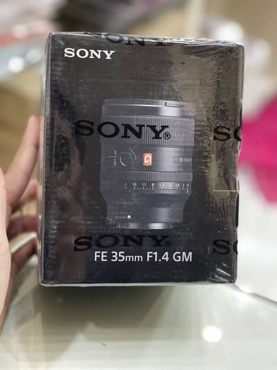 Sony 35mm 1.4 GM Open Box Pristine Condition Few Clicks