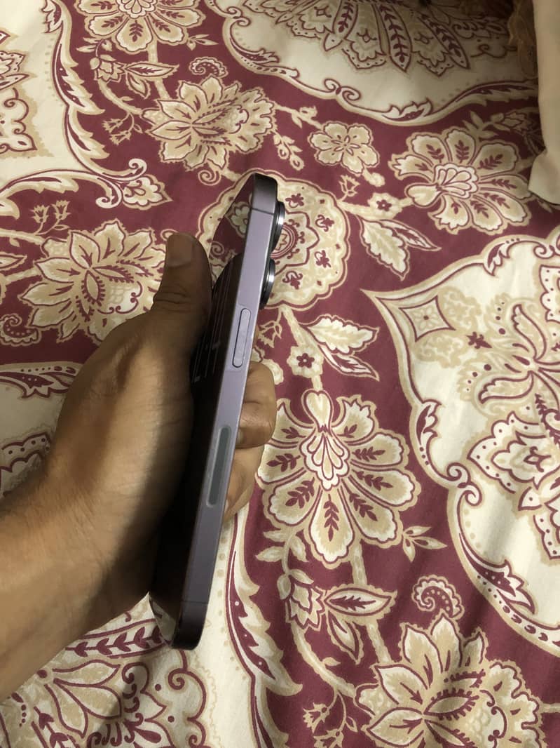 Apple iPhone 14 Pro 4