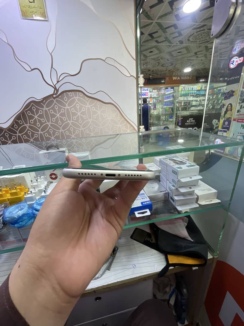 Apple iPhone 11 2