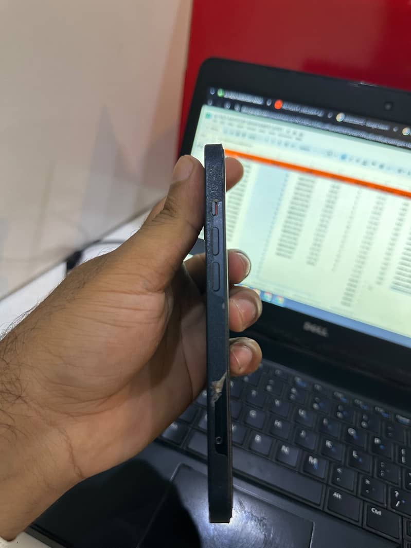 Apple iPhone 13 1