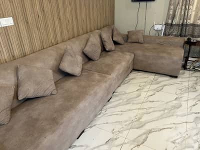 L Shaped Sofa 7 seats + Glass Table