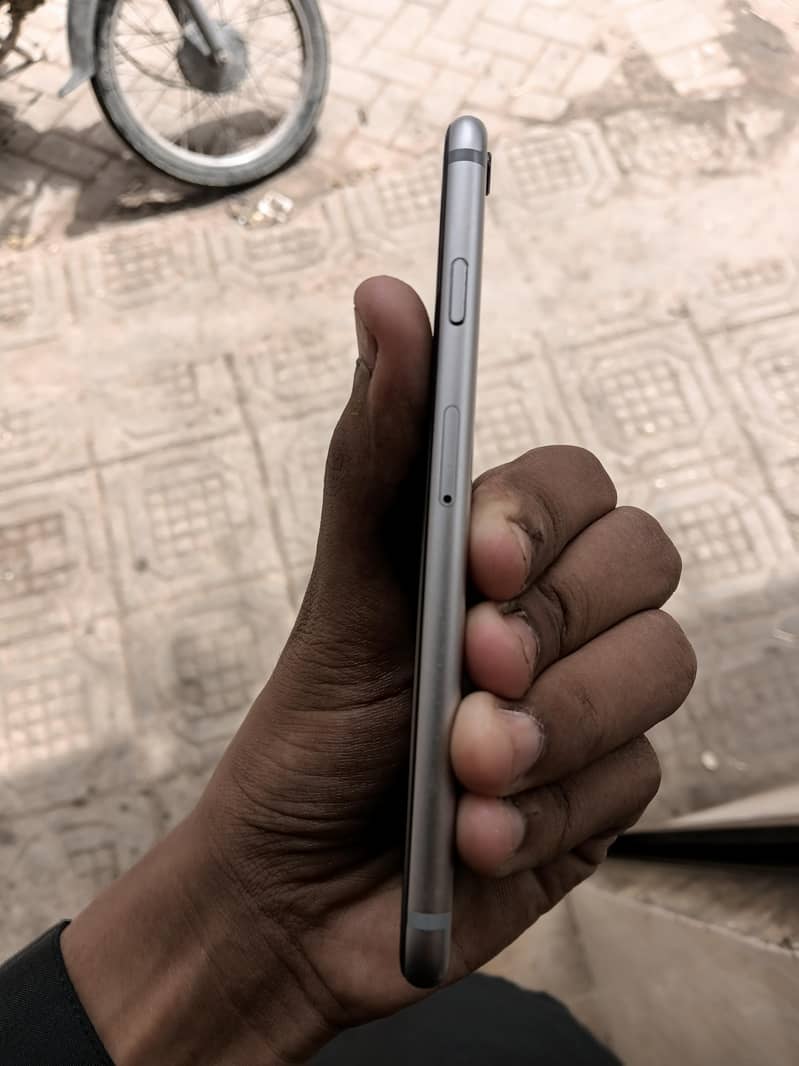 Apple iPhone 6S 5