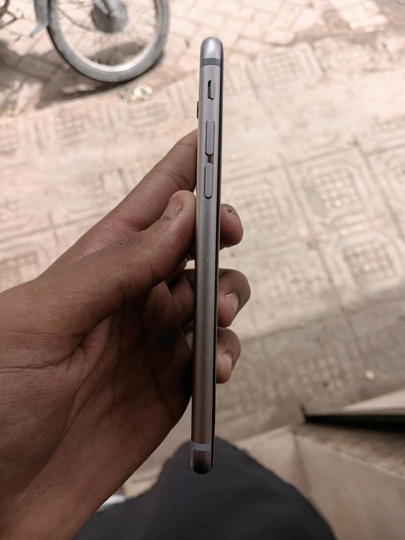 Apple iPhone 6S 6