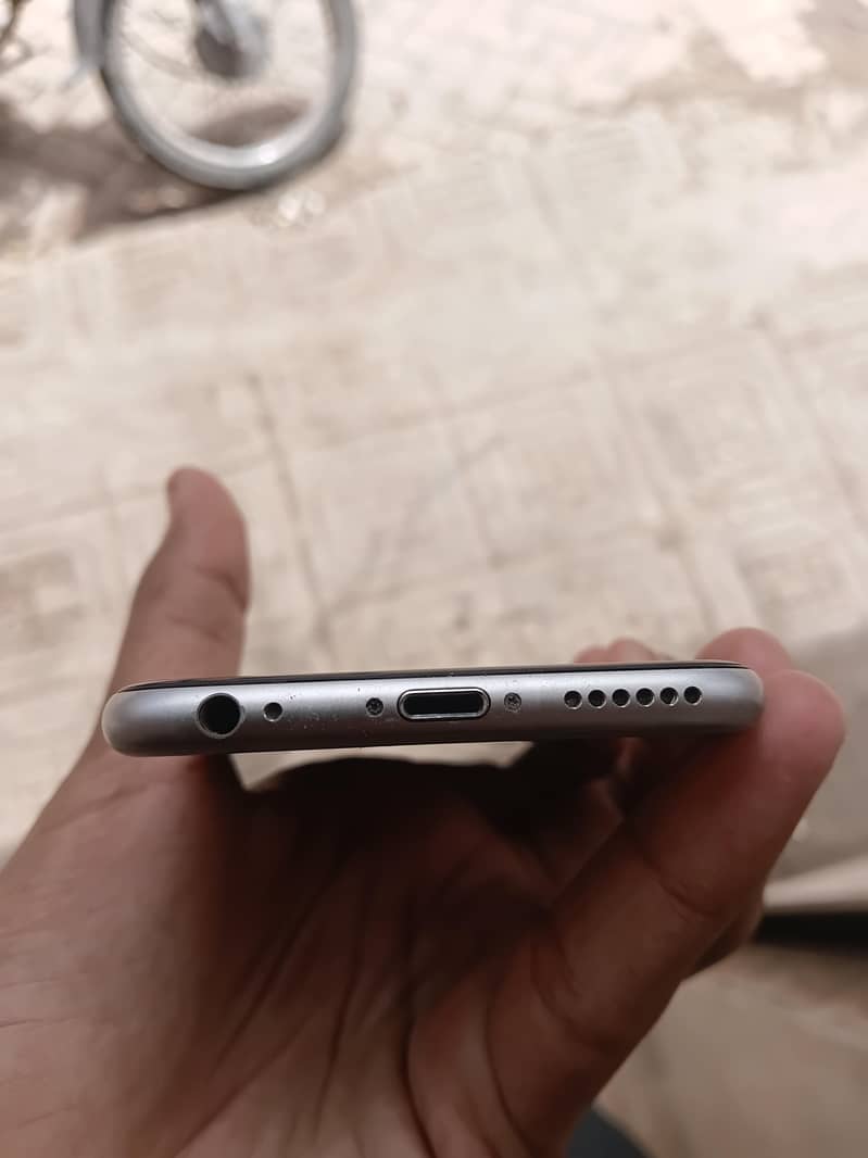 Apple iPhone 6S 8