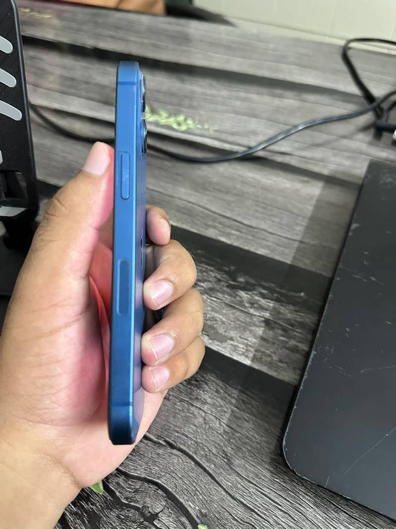 Apple iPhone 13 3
