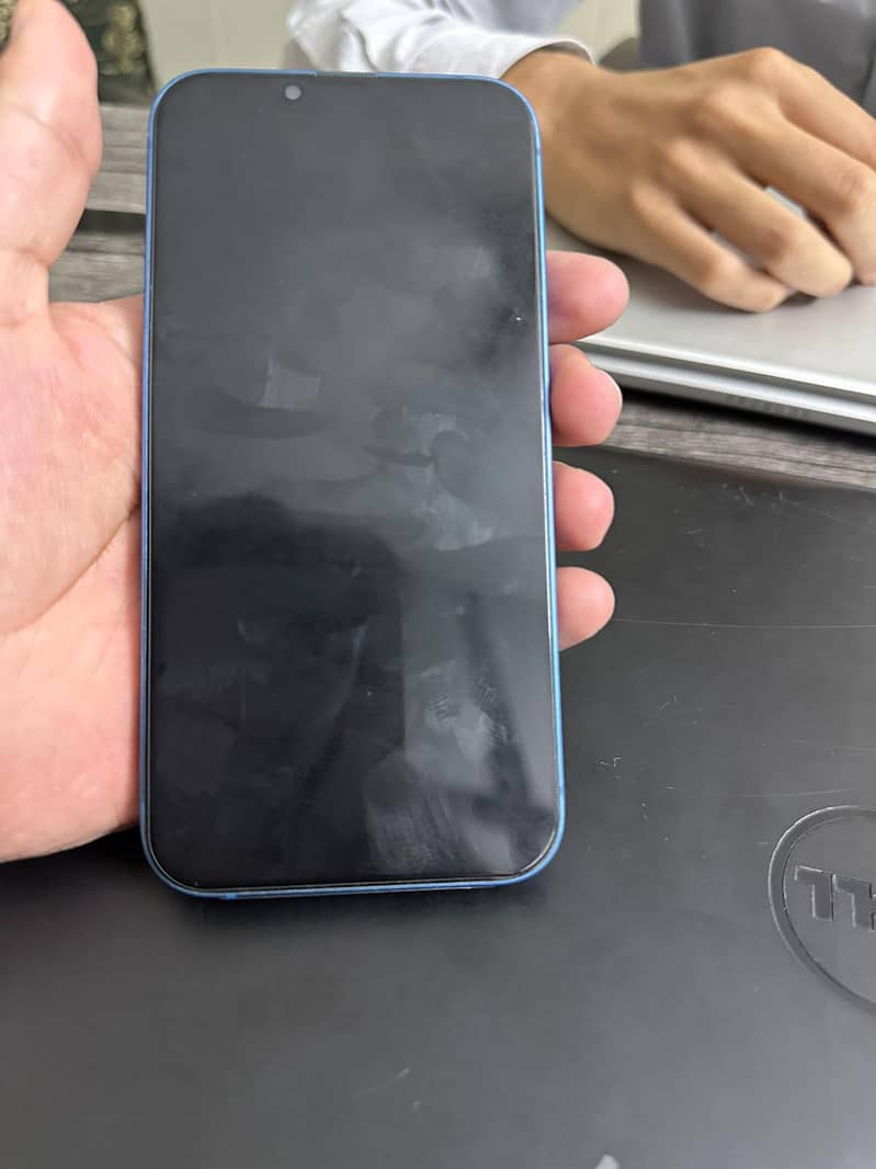 Apple iPhone 13 4