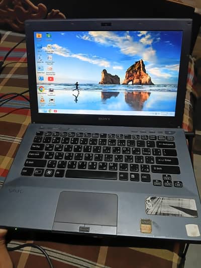 Sony core i7 laptop 4GB RAM 128GB SSD windows 10 pro. . fix price no bhs
